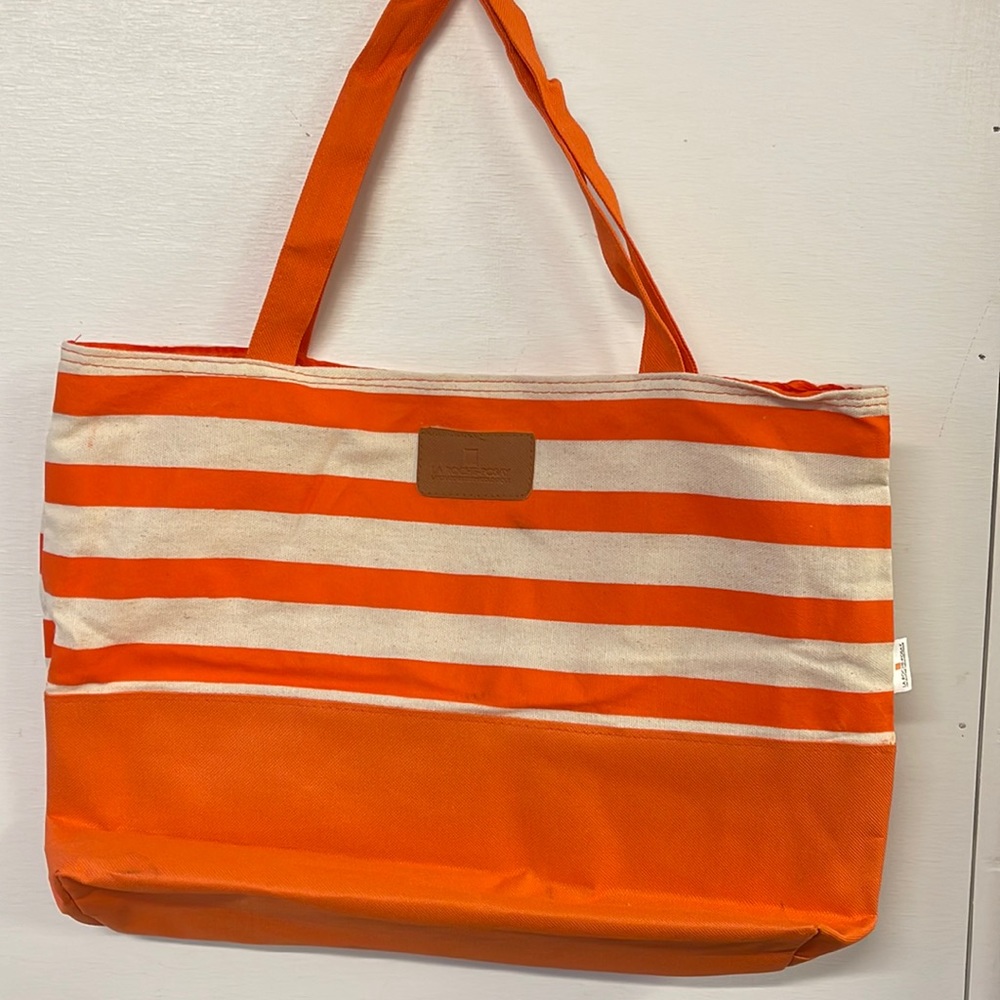 White and oranges striped tote